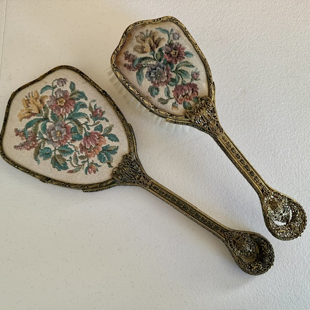 Vintage Mirror and Brush Set 1.jpeg